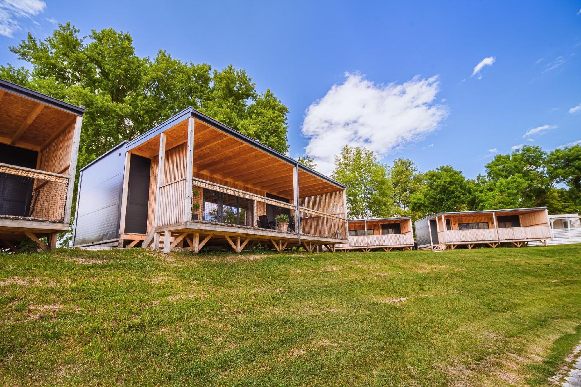 Deluxe Lake View Mobile Homes With Thermal Riviera Tickets Catez ob Savi Bagian luar foto